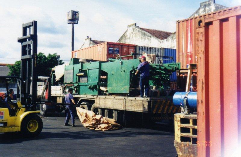 Dismantling at plant of Klabin in Betim for shipment to Casablanca, in crosstrade biz with Bobst Lausanne